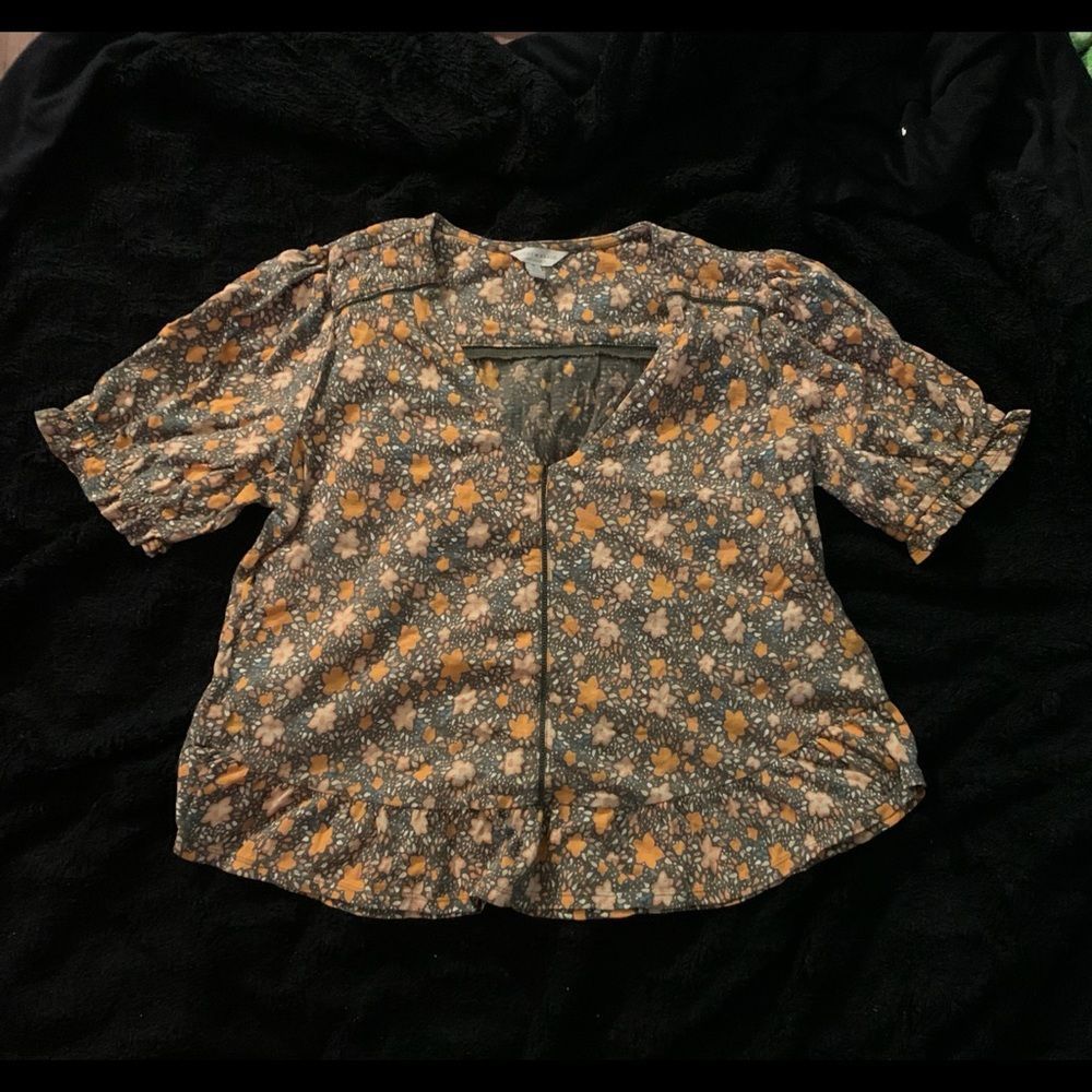 Woman’s lucky brand size M top